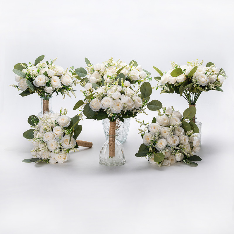 Weißer brautjungfernstrauß, handgefertigt aus rosen und eukalyptusblättern, hochzeitsblumen für brautjungfern, brautaccessoires