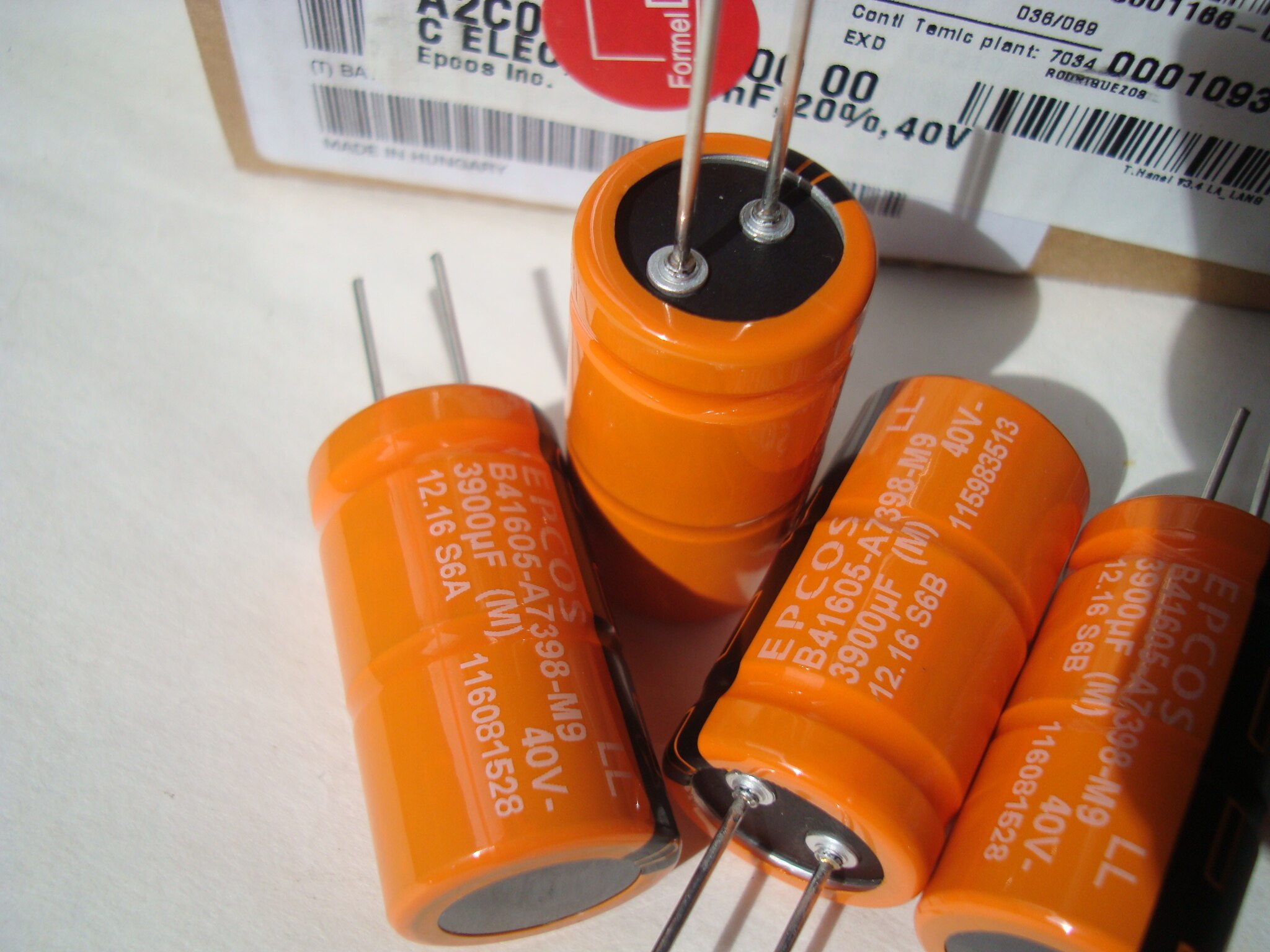 2x EPCOS B41605 3900UF 40V Capacitors - 22x40mm - LL 40V3900UF - for Amplifier Audio Video Equipment