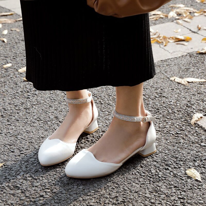ASILETO Woman Concise Summer Flats Sandals Pointed Toe 2.5cm Hoof Heels Ankle Buckle Large size 32-43 White Date T1145