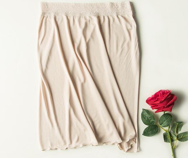 Kvinder blonder sort hvid abrikos halv slip med blonder lang 40-50cm komfortable silke slips underskørt nattøj: Abrikos / L
