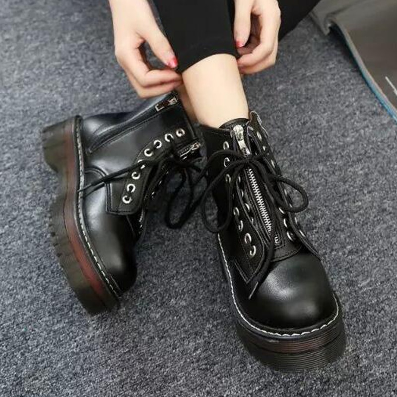 Frauen kurze knöchel Spitze hoch Stiefel Frau Plattform Leder draussen motorcyle Stiefel Reißverschluss Martin Bootie Punk Bota Feminina B12-05