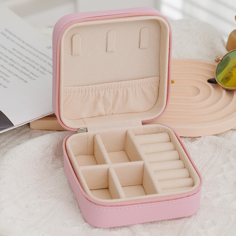 Przenośne mini pudełko do przechowywania biżuterii Organizator podróży Etui na biżuterię Skórzane kolczyki Naszyjnik Pierścionek Organizer biżuterii Wyświetlacz: Różowy