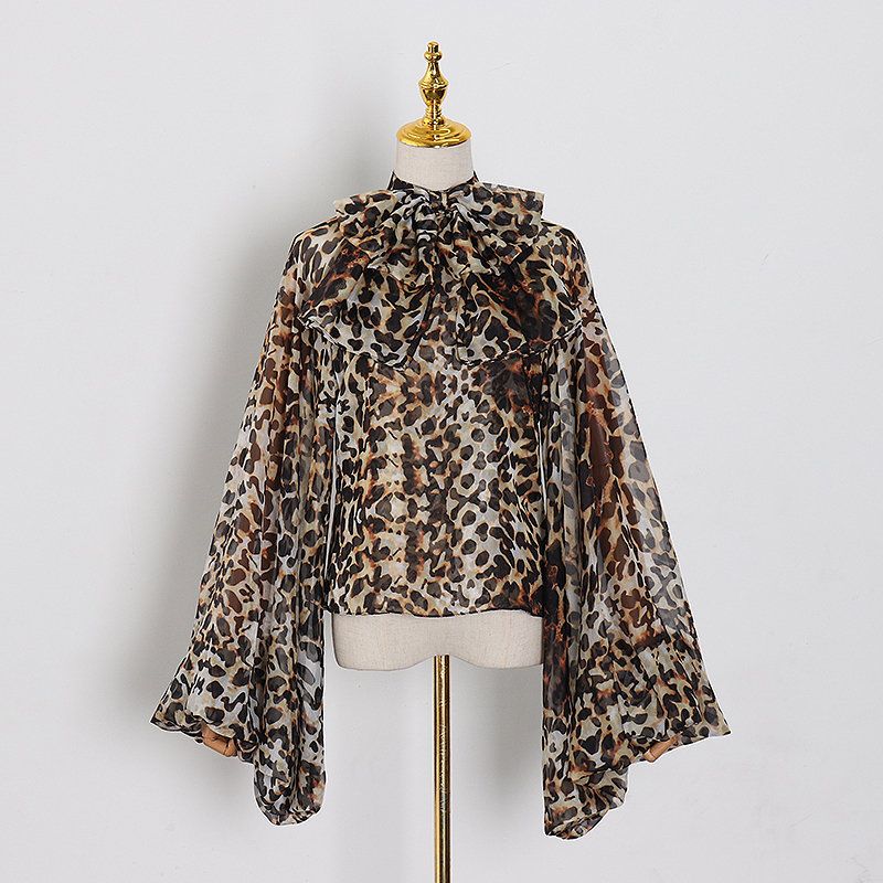 Twotwinstyle perspektiv chiffon print leopard sløjfe skjorte til kvinder o hals lanterne langærmet bluse kvinde forår: Leopard / S
