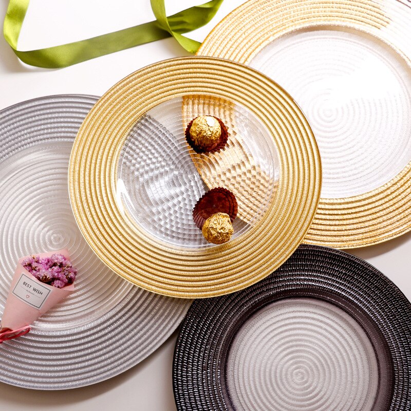 Assiettes en verre ménagères avec bordure dorée, texture européenne rétro, set de table occidental, plats occidentaux, steak, salade, dessert, vaisselle