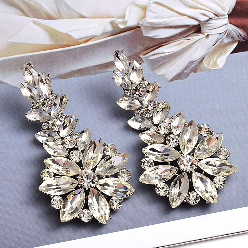 Cercei lungi din metal colorati cu cristale strasuri inalte accesorii de bijuterii pentru femei: Alb
