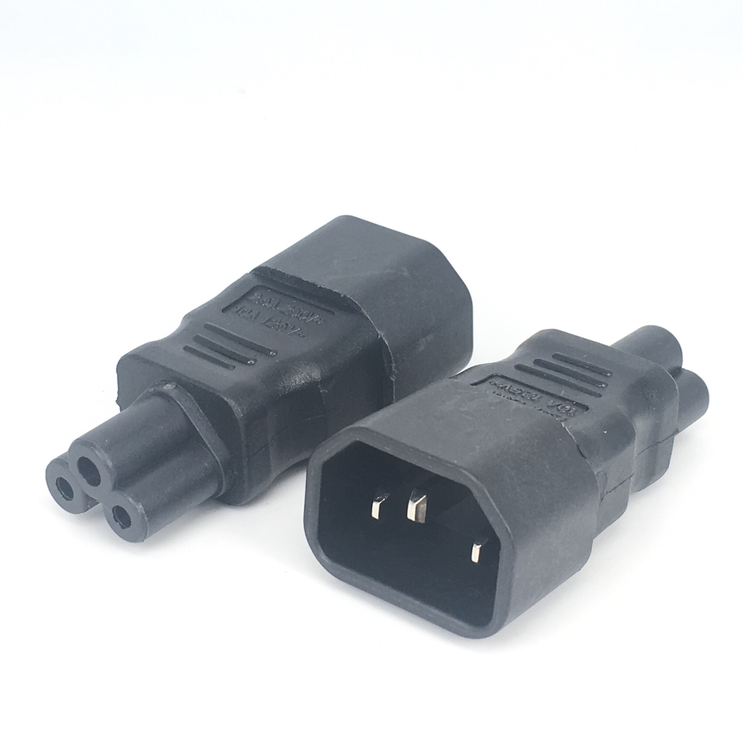 IEC 320 C14 3-Pin Male Naar C5 3-Pin Female Power Plug Converter Adapter