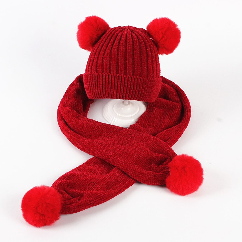 winter hat: red