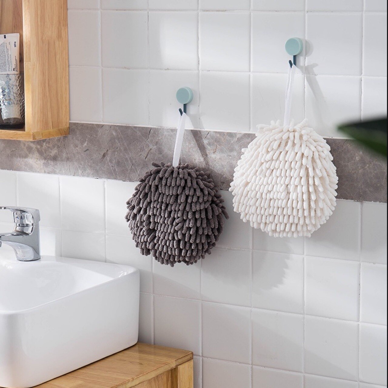 Chenille Hand Towels Kitchen Microfiber Hand Towel Ball with Hanging Loops Quick Dry Soft Absorbent Towels Bathroom Supplies
