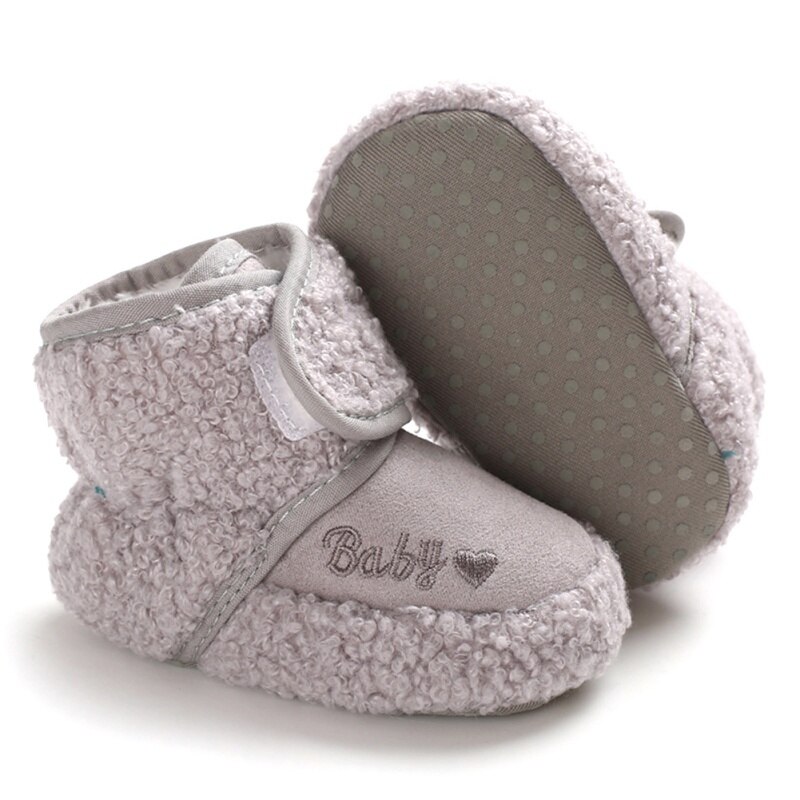 Chaussures unisexes antidérapantes pour bébés, bottes chaudes, mignonnes, en velours, avec motif d'amour décoratif, pour automne et hiver