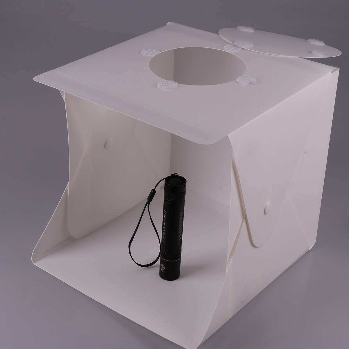 Mini Pieghevole Light Box Fotografia Photo Studio Box Portatile pieghevole disegno della struttura con Doppio LED Luci di Striscia e 6 Fondali