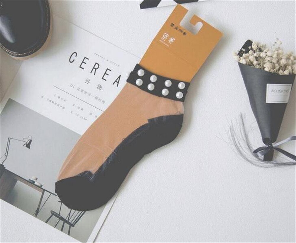 Lolita jeune fille japonaise belle avec perle femme chaussettes courtes multiples couleurs coton Socks B426: black