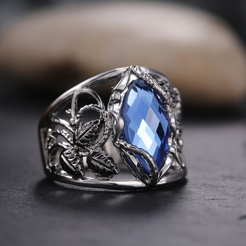 Luxus Weiblichen Blauen Kristall Ring Jahrgang Silber Farbe Große Hochzeit Ringe Für Frauen modisch Hohl Blume Zirkon Engagement Ring