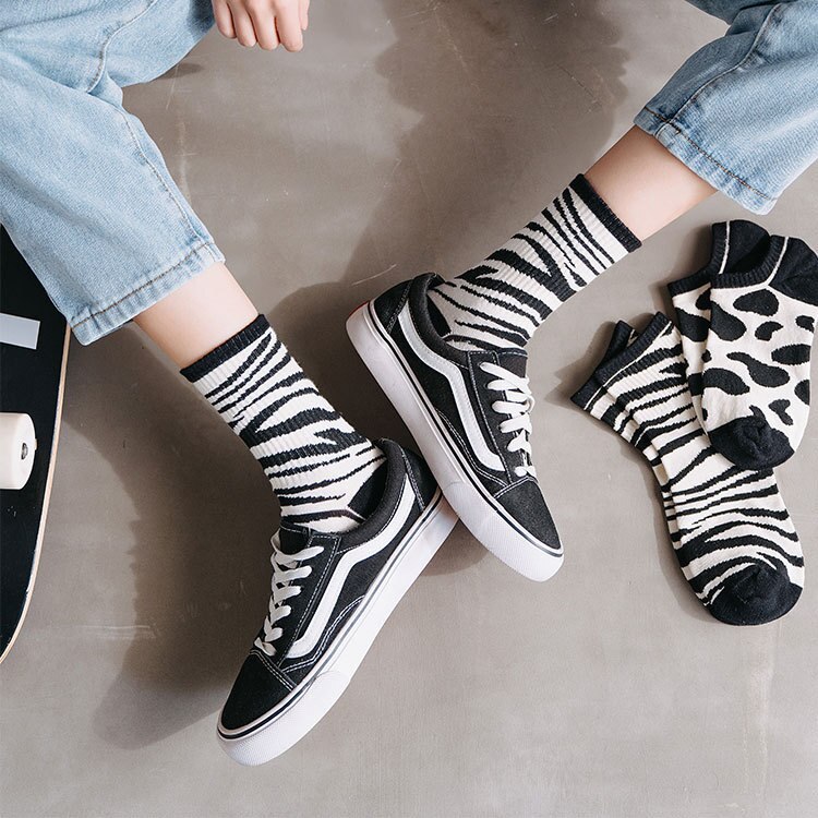 Women Socks Zebra Stripe Pattern Black White Socks Striped Harajuku Hosiery Short Sock Cute Woman Animal Fingers Soks