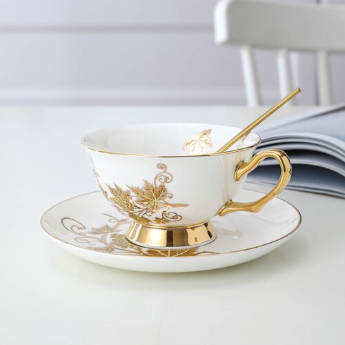 Europæisk keramisk tekop sæt guldkant royal luksus hvid kaffekop underkop sæt vintage bryllup xicara køkkenartikler  eb50bd: Default Title