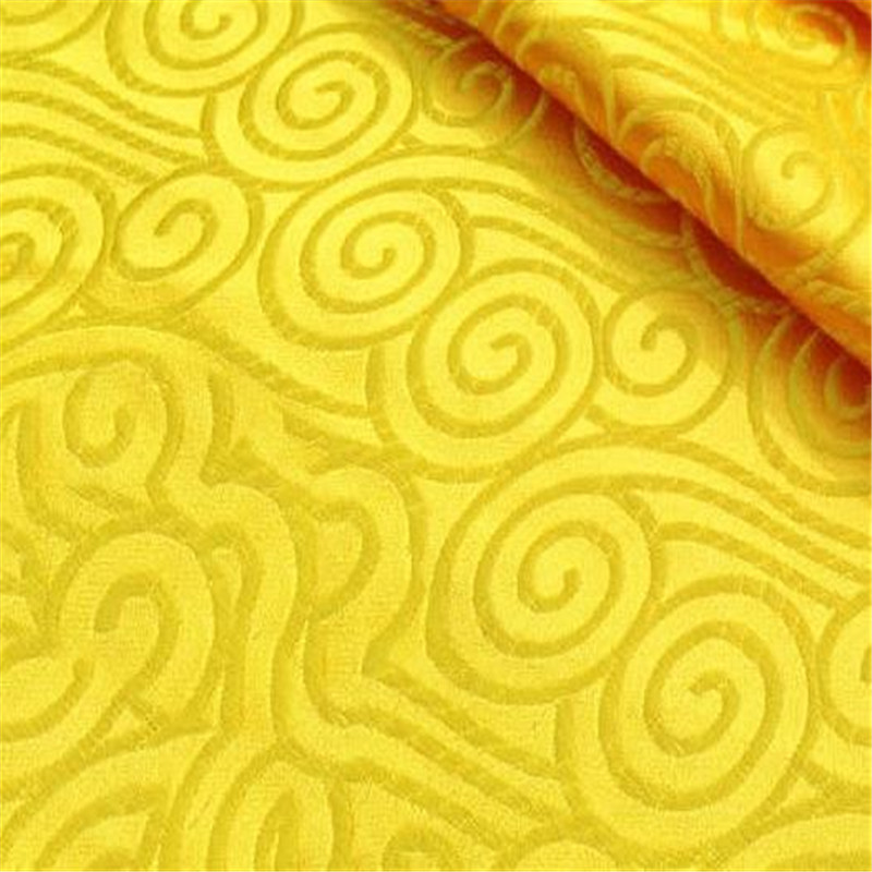 Polyester stof brokade kvalme skyer jacquard stof med heldig betydning for at lave kimono jakke: 2 gule