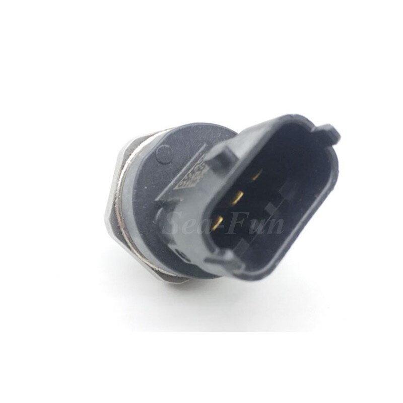 Fuel Pressure Sensor For VOLVO S60 S80 V40 V60 V70 0261545039 0261545038