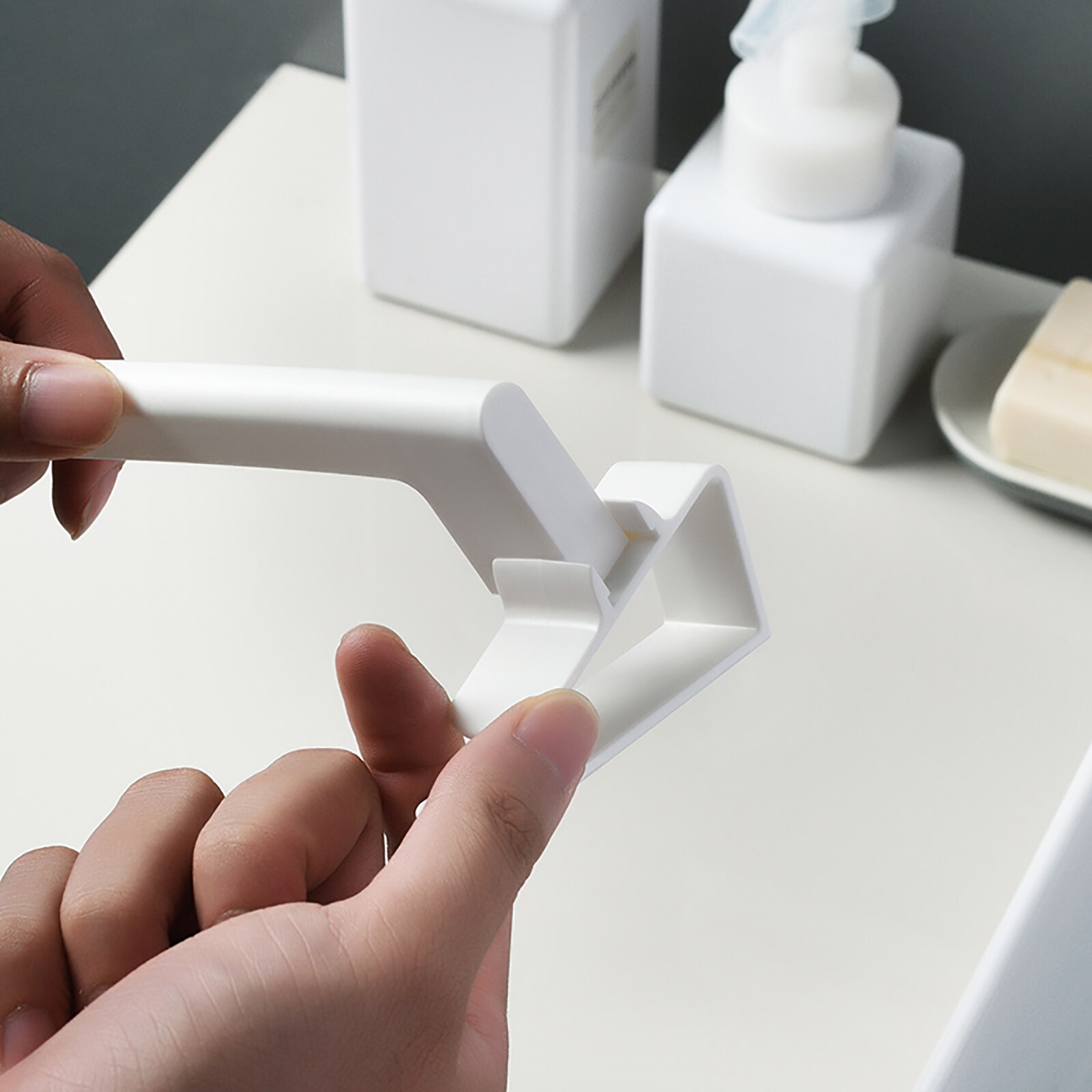 Porte-serviettes en plastique blanc, porte-serviettes en plastique, anti-poussière en tissu, rangement, cuisine, toilettes, salle de bains, décoration