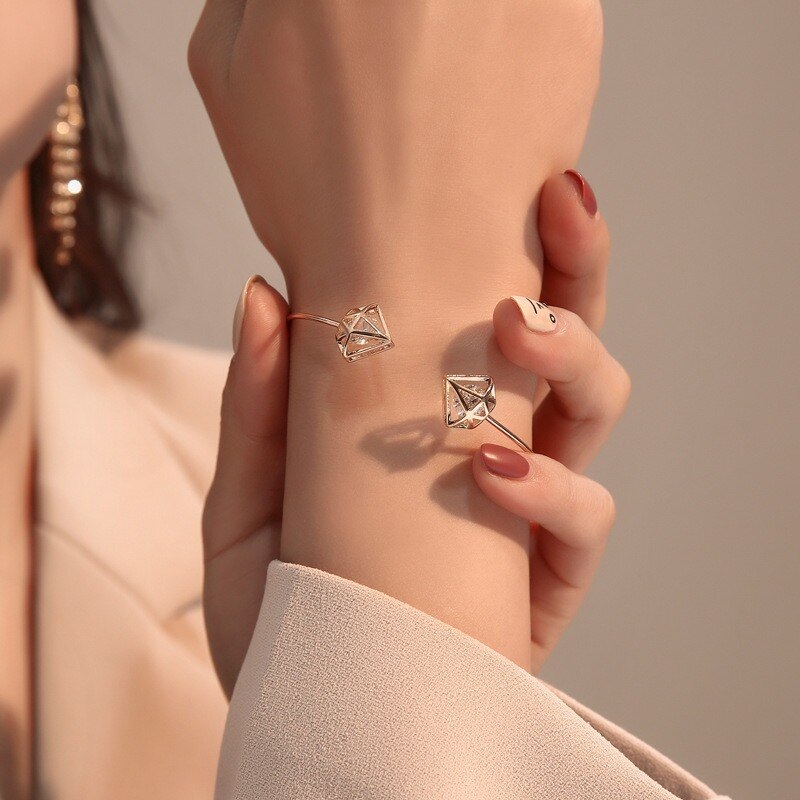 Bangles Hollow Out Triangle Bracelets Women Simple Zircon Jewellery Bracelet Geometric Jewelry Hand Made Trendy Armband
