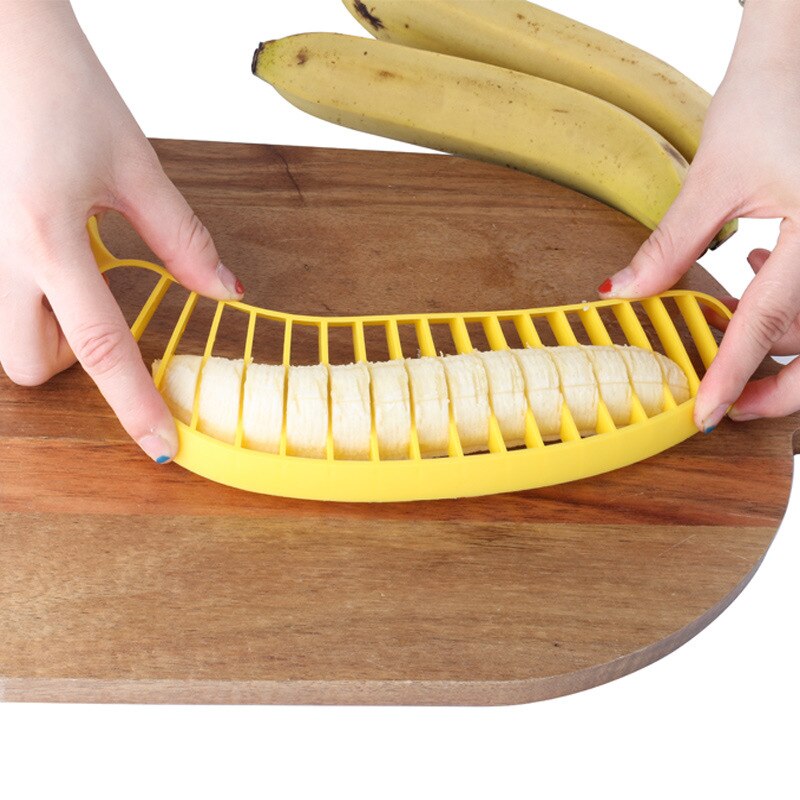 1pc keukengadgets: plastic bananensnijder, fruit- en groentesnijder, saladeworstmaker, kookgerei, keukenaccessoires
