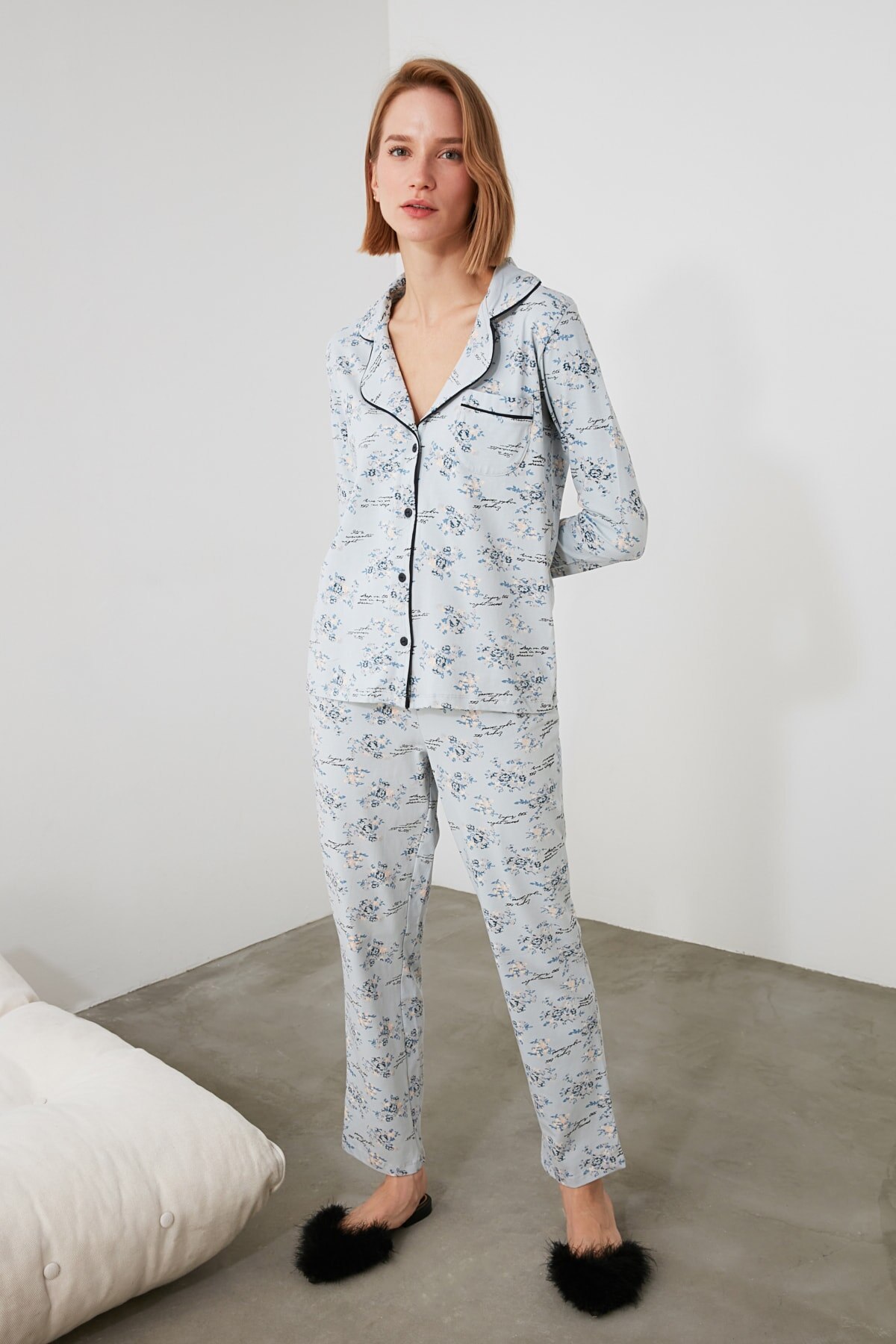 Trendyol Bloem Patroon Shirt Broek Pyjama Set THMAW20PJ0016