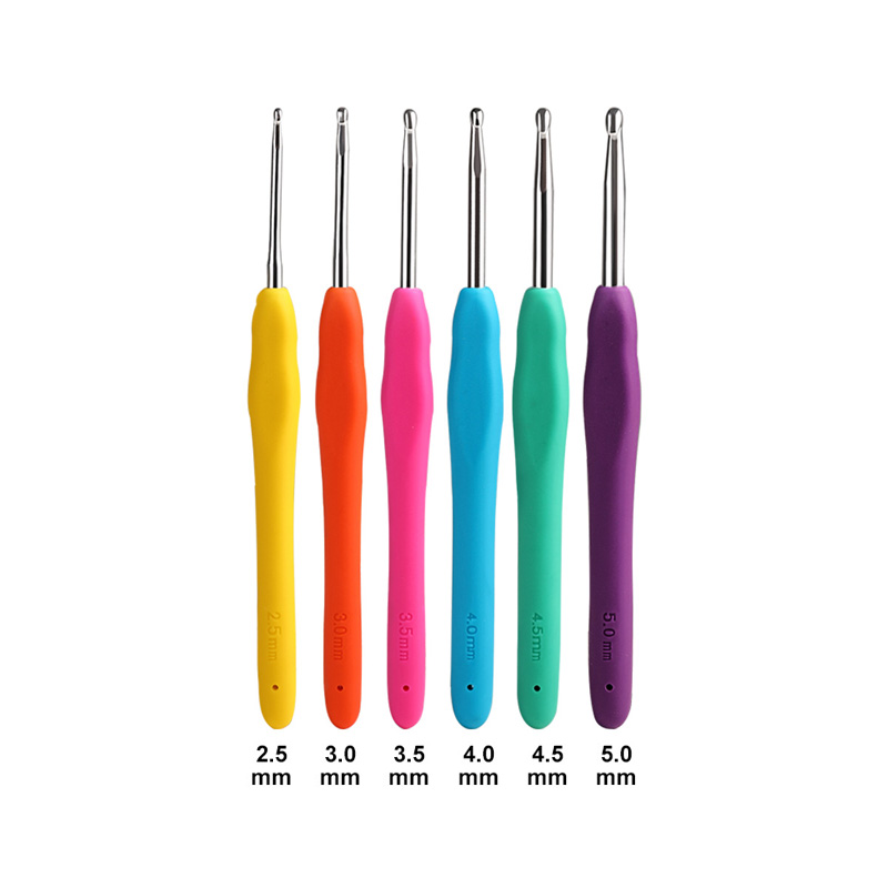 Juego de ganchos de ganchillo de 2mm-10mm y 14 tamaños, agujas de ganchillo extralargas con empuñaduras de goma suaves y ergonómicas para manos artríticas principiantes: Gris