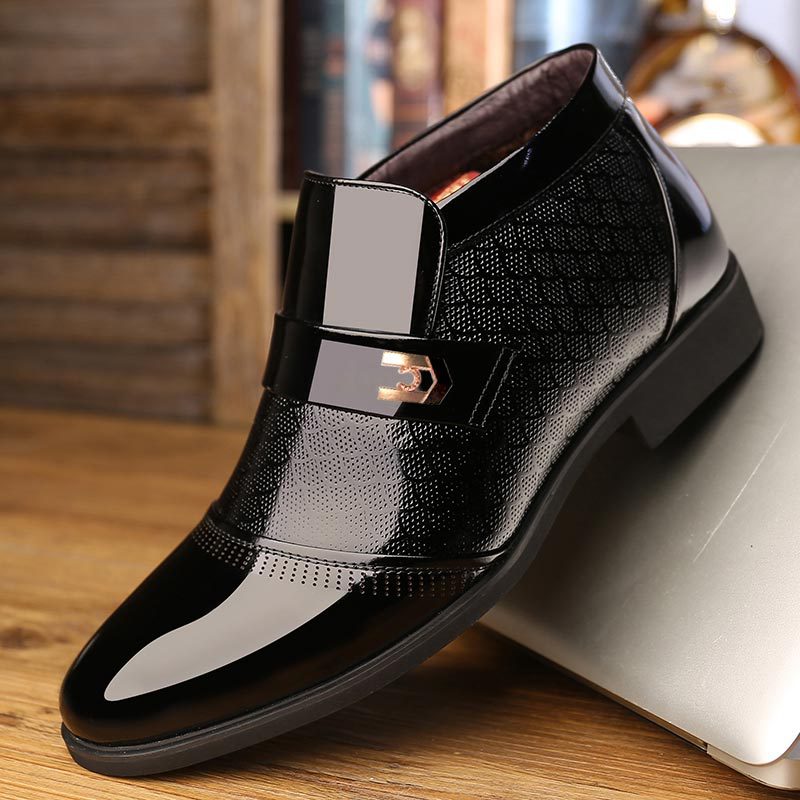 Miesten juhlakengät nahkaiset oxford kengät miehille mekkokengät teräväkärkiset bisnes häät kengät sametti miesten zapatos de hombre: 1 / 39