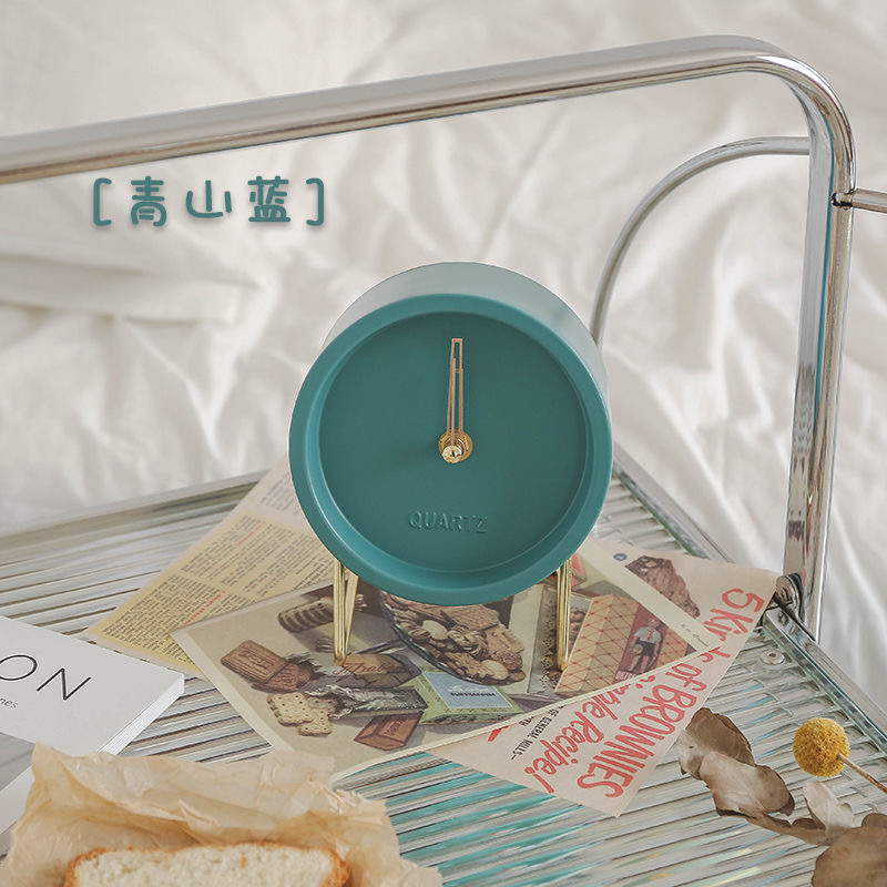 Newgate® Number Three Echo wandklok | Moderne ronde klok | 37cm | Pompoen oranje | Gemakkelijk te lezen cijfers | Ideaal voor keuken, woonkamer of kantoor