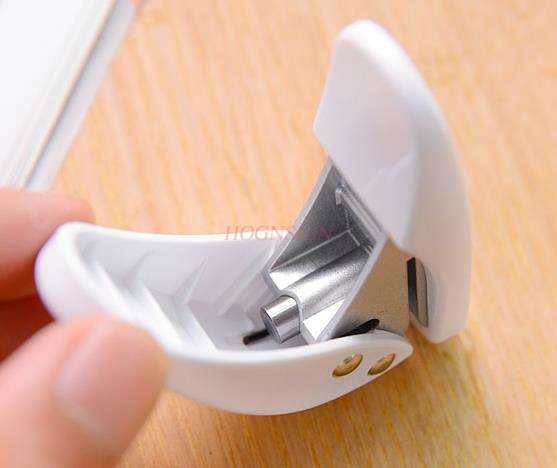 2pcs Single hole punching machine mini manual round hole small punching stationery binding A4 paper document office stationery