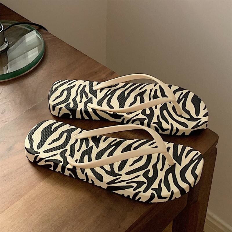 Tongs Kawaii à motif zèbre pour femmes, chaussures de plage décontractées, à la , pour bord de mer