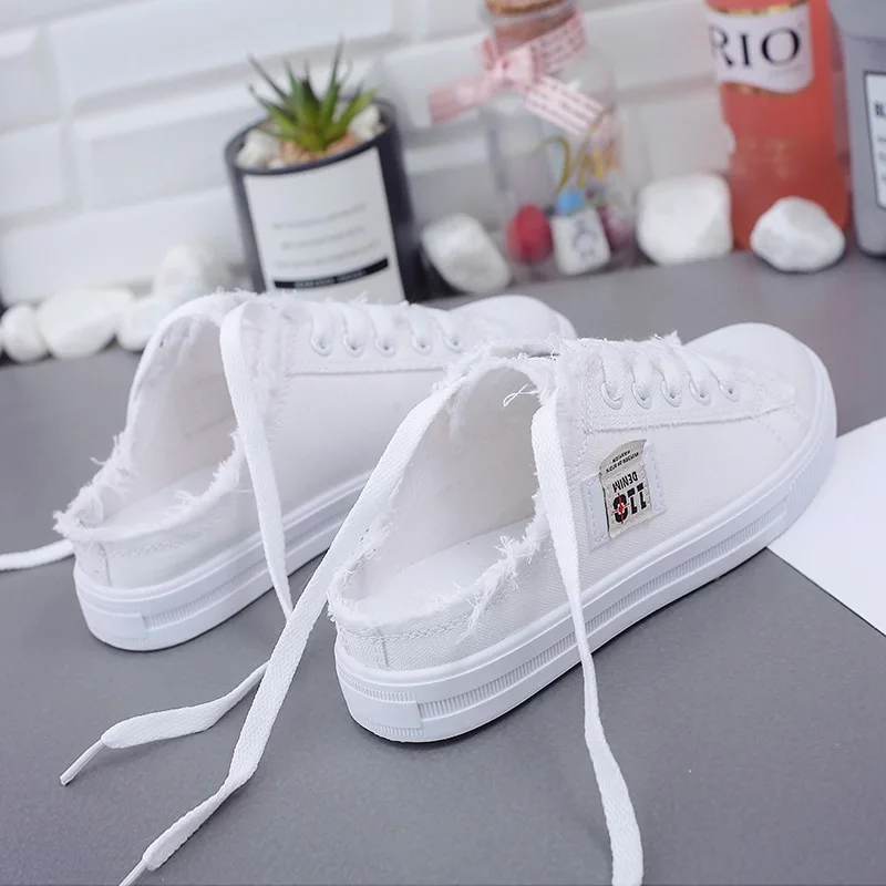 Mules d'été en toile pour femmes, chaussures plates à bout rond, baskets basses à lacets, pantoufles d'extérieur Creeper Baotou, grande taille 43: WHITE / 35