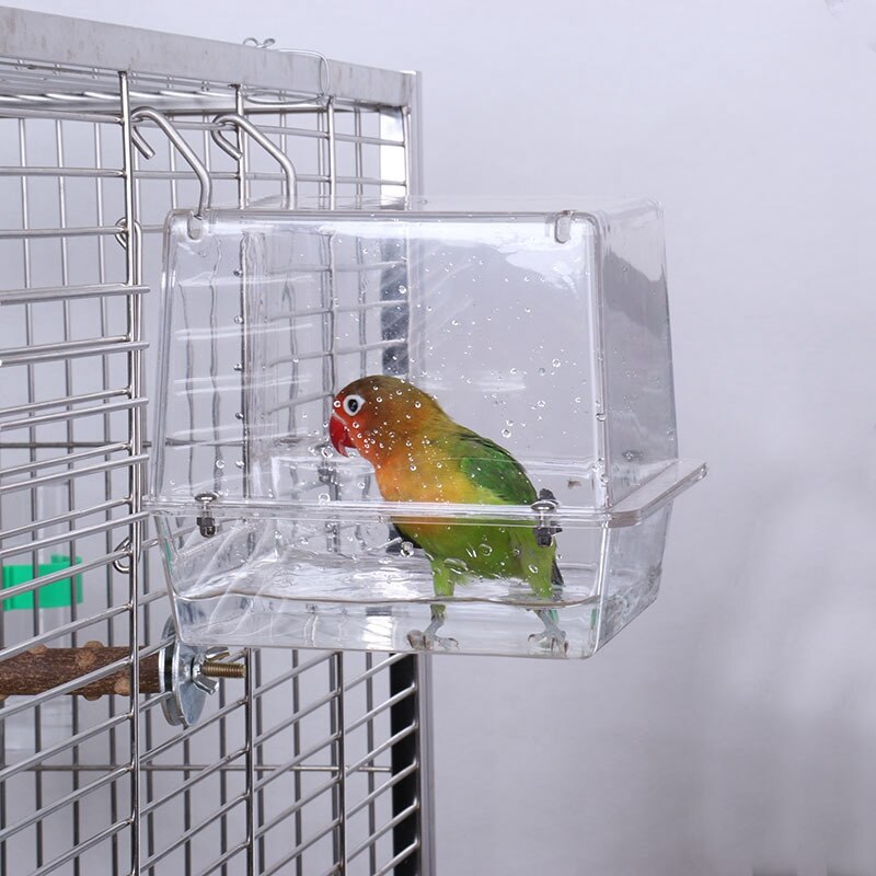 Stort fuglebad med fri udsigt
