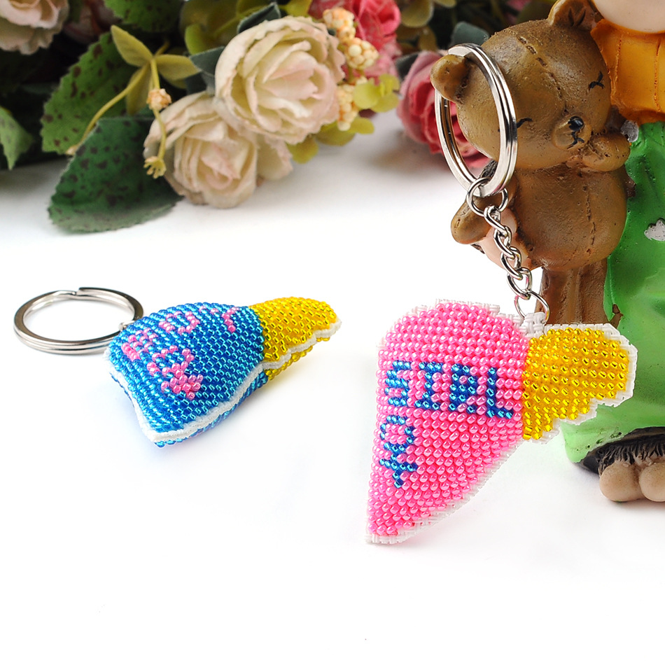 Dekoration bil nøgleringskæde tilbehør stemplet håndværk diy trykt korssting-sæt broderi sting-perle håndarbejde  y099-100