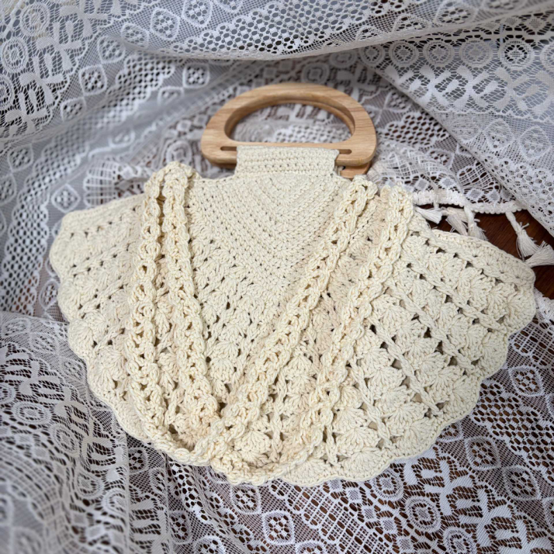 Gebreide schelpentas met houten handvat Boheemse stijl Elegante vakantiehandtas Casual magnetische drukknoop Trendy strandhandtas voor woon-werkverkeer: Beige