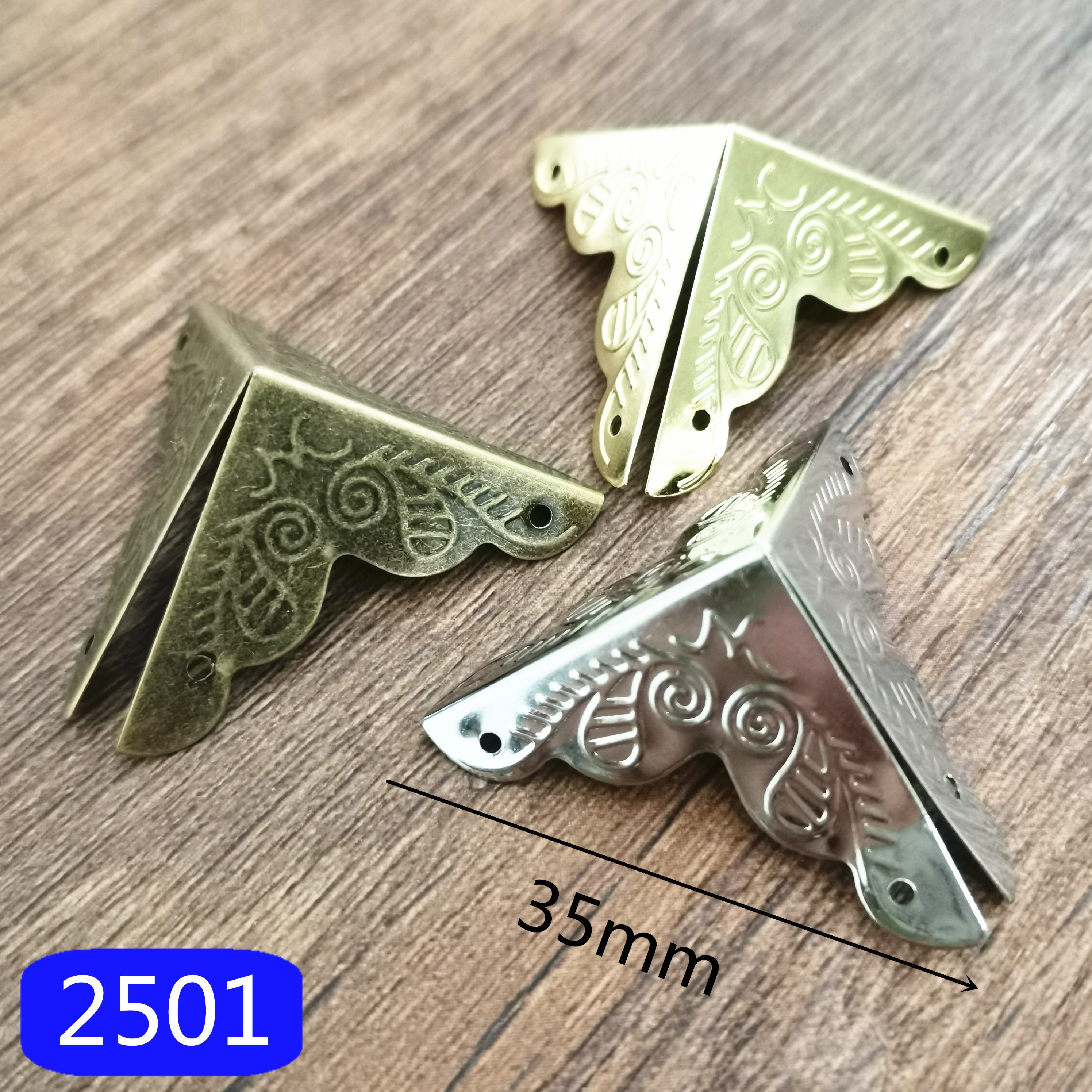 12 stks/partij Doos Hoeken Beugels Decoratieve Hoek Voor Meubels Decoratieve Driehoek Rotan Gesneden Antiek messing/Zilver/Gouden