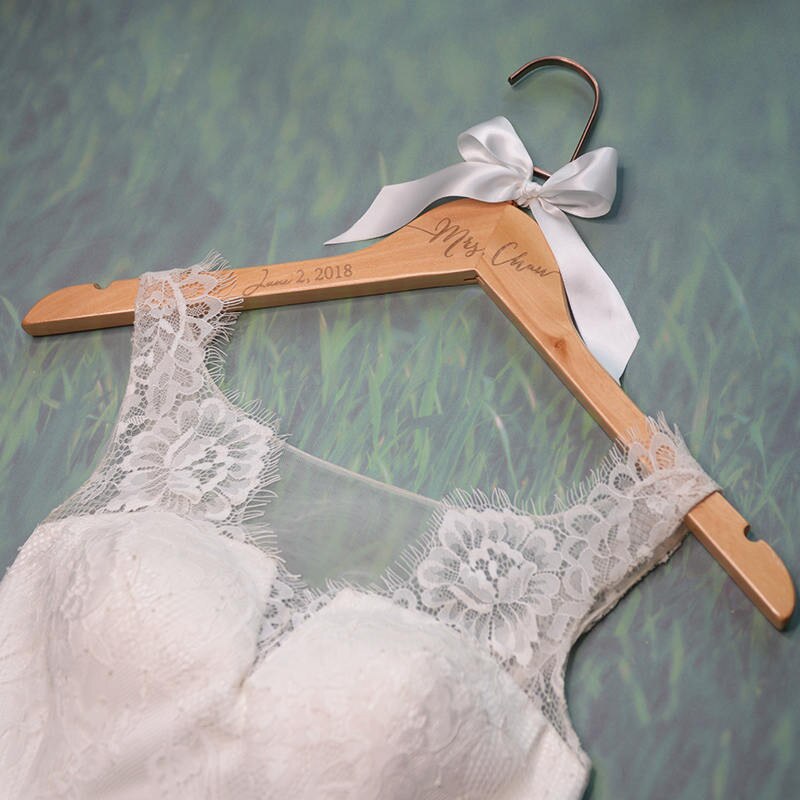 Percha personalizada para vestido de novia y novio, percha de boda con nombre, perchas de madera para boda, de ducha, perchas para abrigos de dama de honor