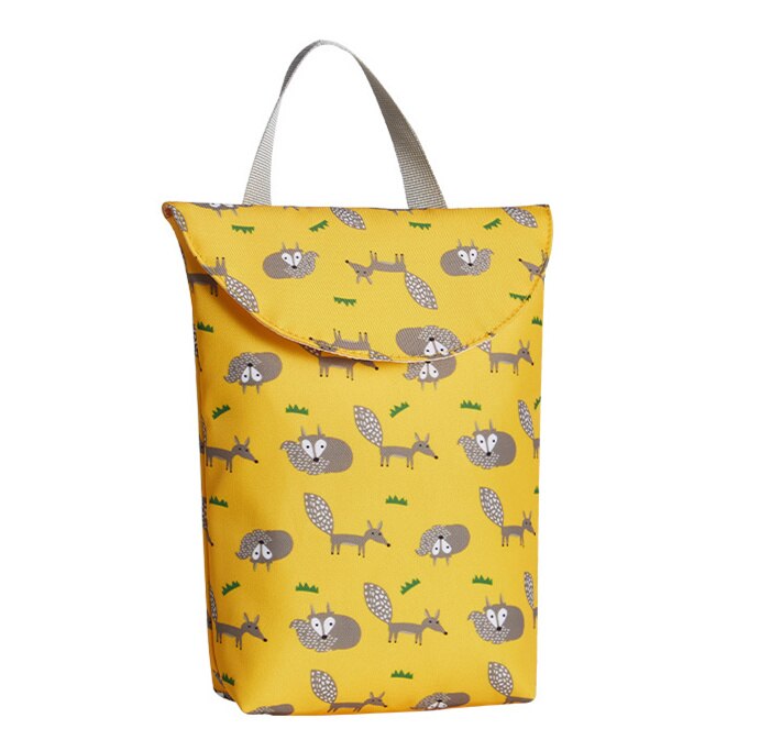 Multifunktionella blöjväskor återanvändbara vattentäta blöjupplägg mummy wet baby bag: Gul räv