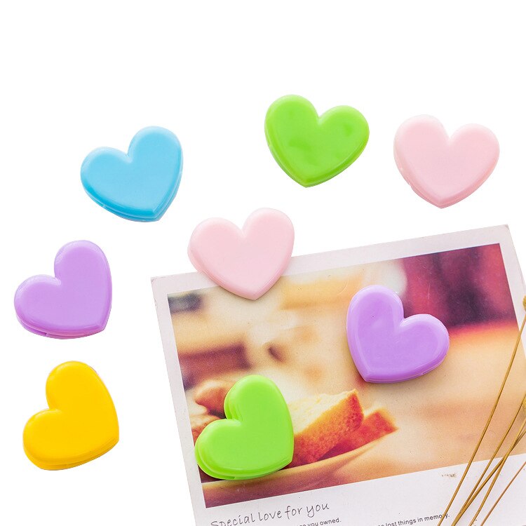 1pc mini hartjes van plastic kleding, fotopapier, wasknijper, knutsel, ansichtkaartklemmen, decoratie voor thuis en bruiloft
