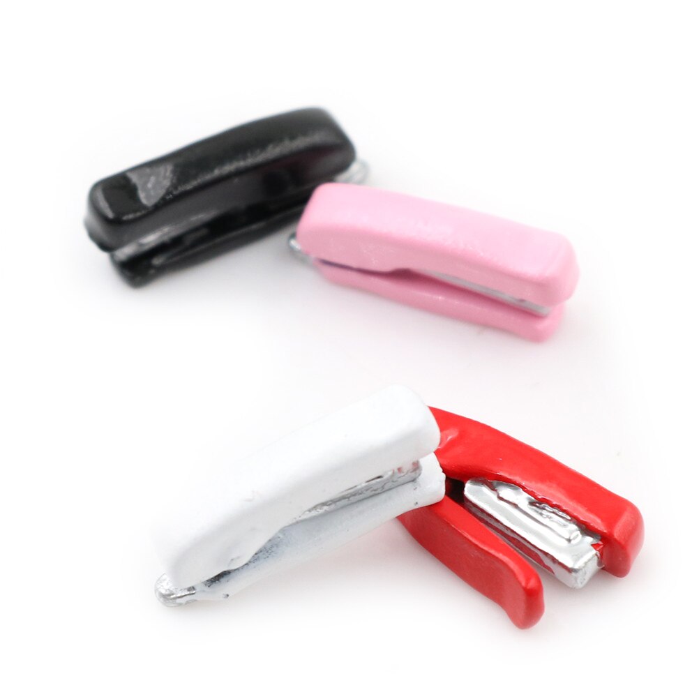 1pcs Mini Stapler Dollhouse Miniature 1:12 Toy A Metal Pink Stapler Length 1.9cm Doll Accessories Random Color