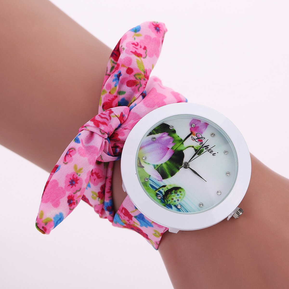 Unique dames fleur tissu ruban montre-Bracelet de femmes robe montre de tissu montre doux filles Bracelet montre