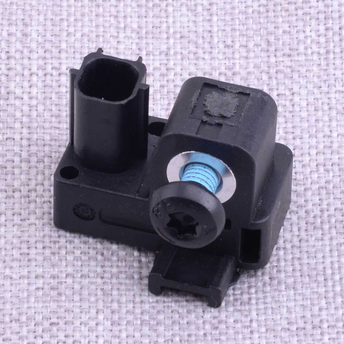 Voorbumper Impact Sensor 590-225 Fit Voor Chevrolet Cheyenne Tahoe Silverado Tahoe Suburban Gmc Sierra Yukon Cadillac 13502744