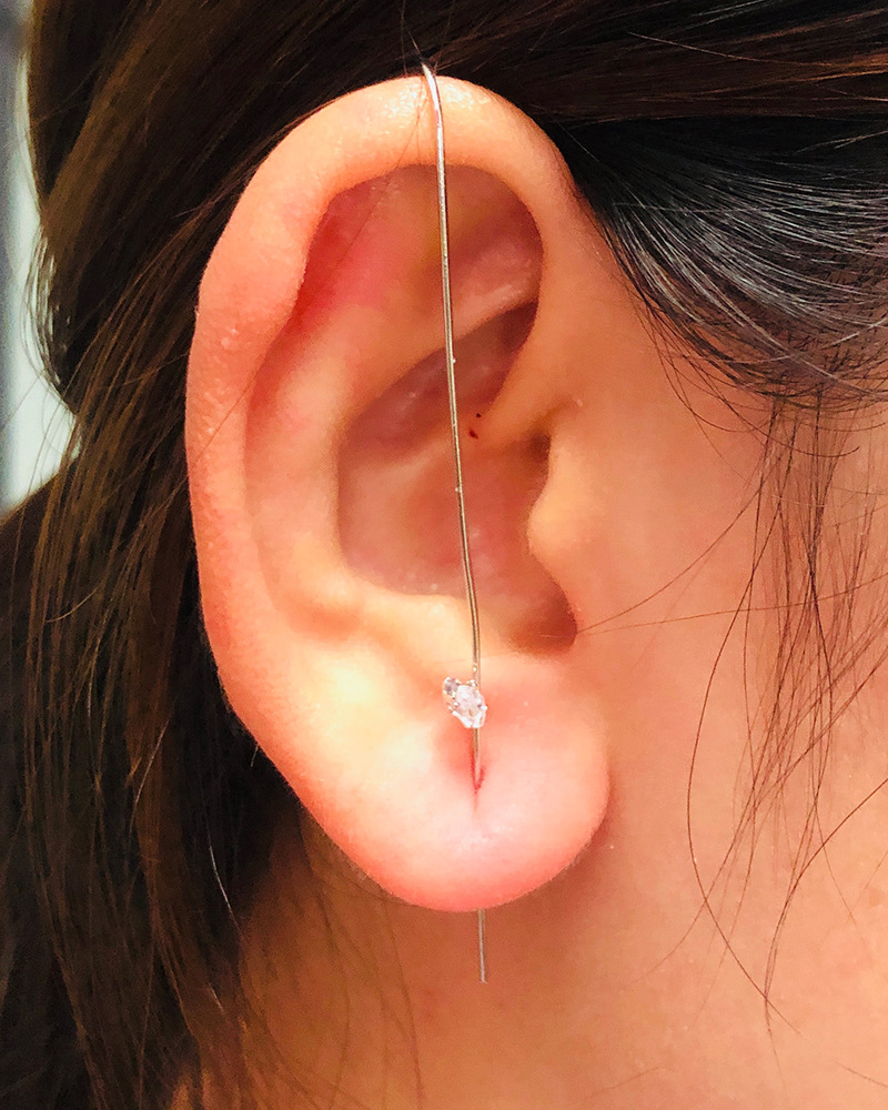 Nuevos pendientes de gancho sobre orugas con aguja para oreja para mujer, pendientes de perforación de circonio con incrustaciones de cobre Diagonal de aurícula envolvente/1 ud.: Oro champán