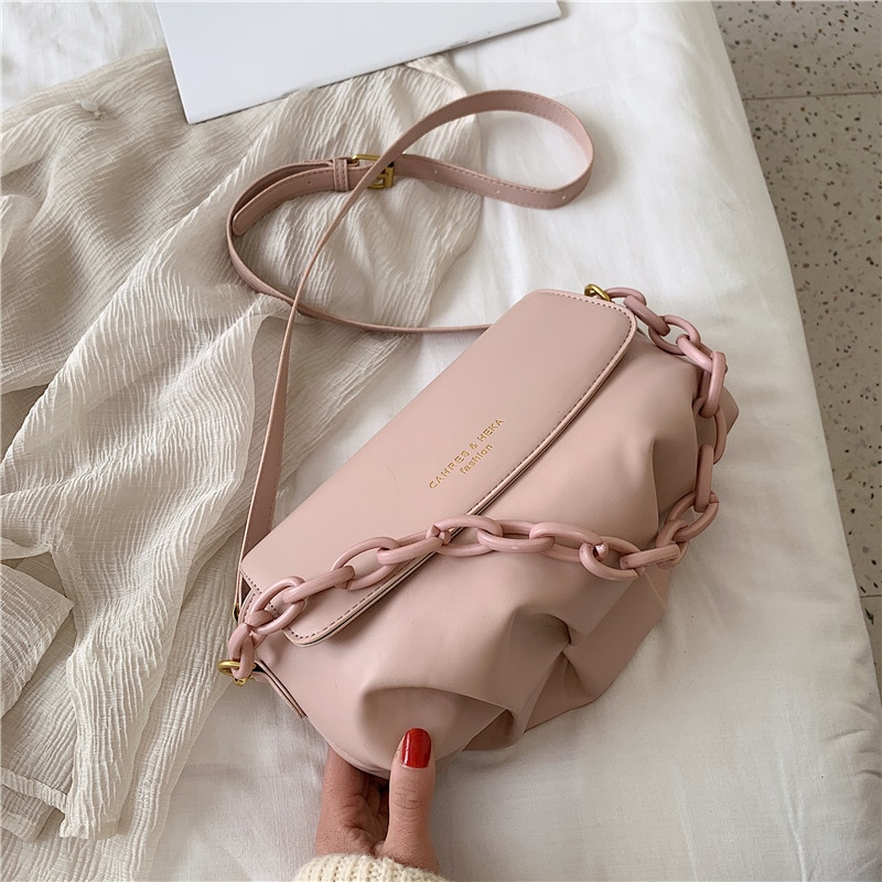 Kvinnors sommarmärke moln axelväska akrylkedja crossbody väska våren messenger bag handväska för kvinnor: Rosa