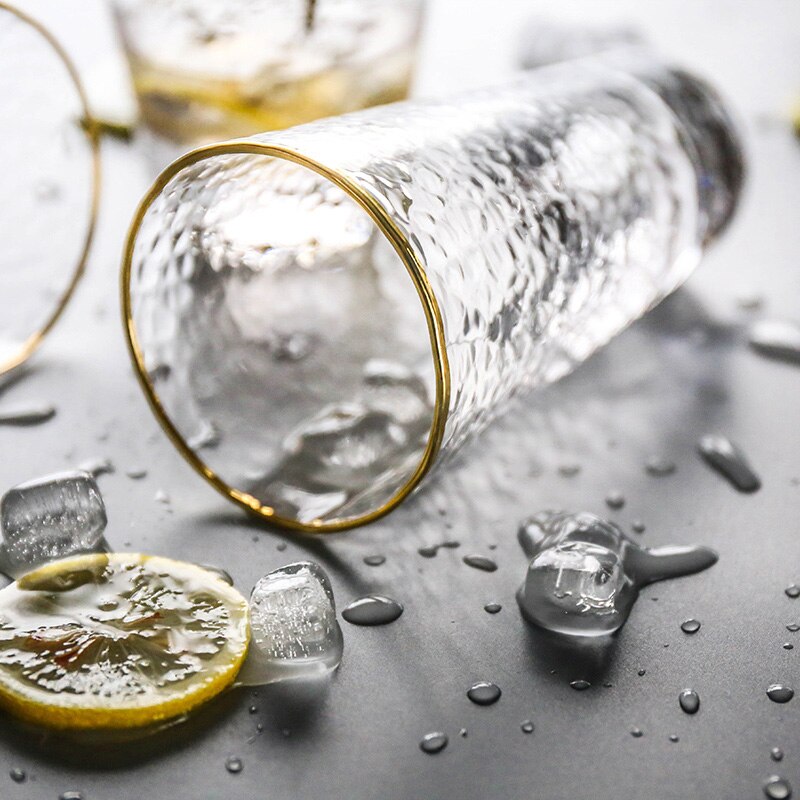 Högklassig glas vinkopp med gyllene linje mjölk juice vin textur whisky sprit cocktail pint brandy snifters flöjter coupes