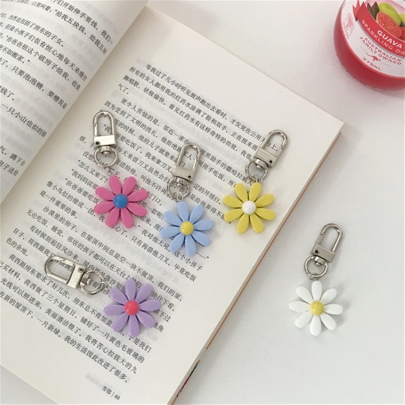 1PC Cute Resin Flower Keychain For Woman Candy Color Flower Charms Keyring Girls Earphone Cover Jewelry Wedding
