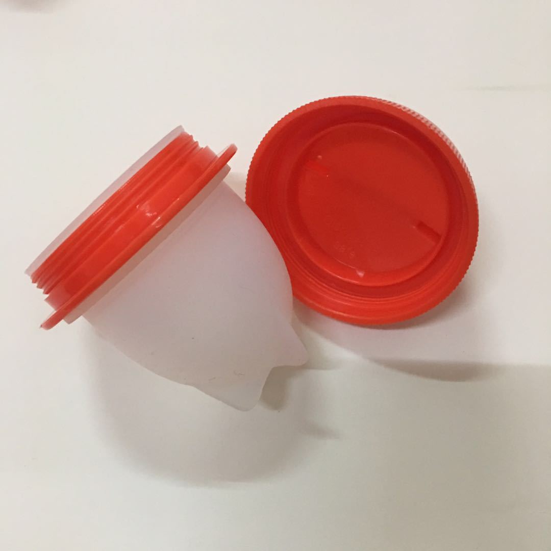 Non-stick siliconen gekookte eieren beker keuken eierkoker stroachers siliconen gestoomde eierlettes kookaccessoires cadeau keukengereedschap: Black