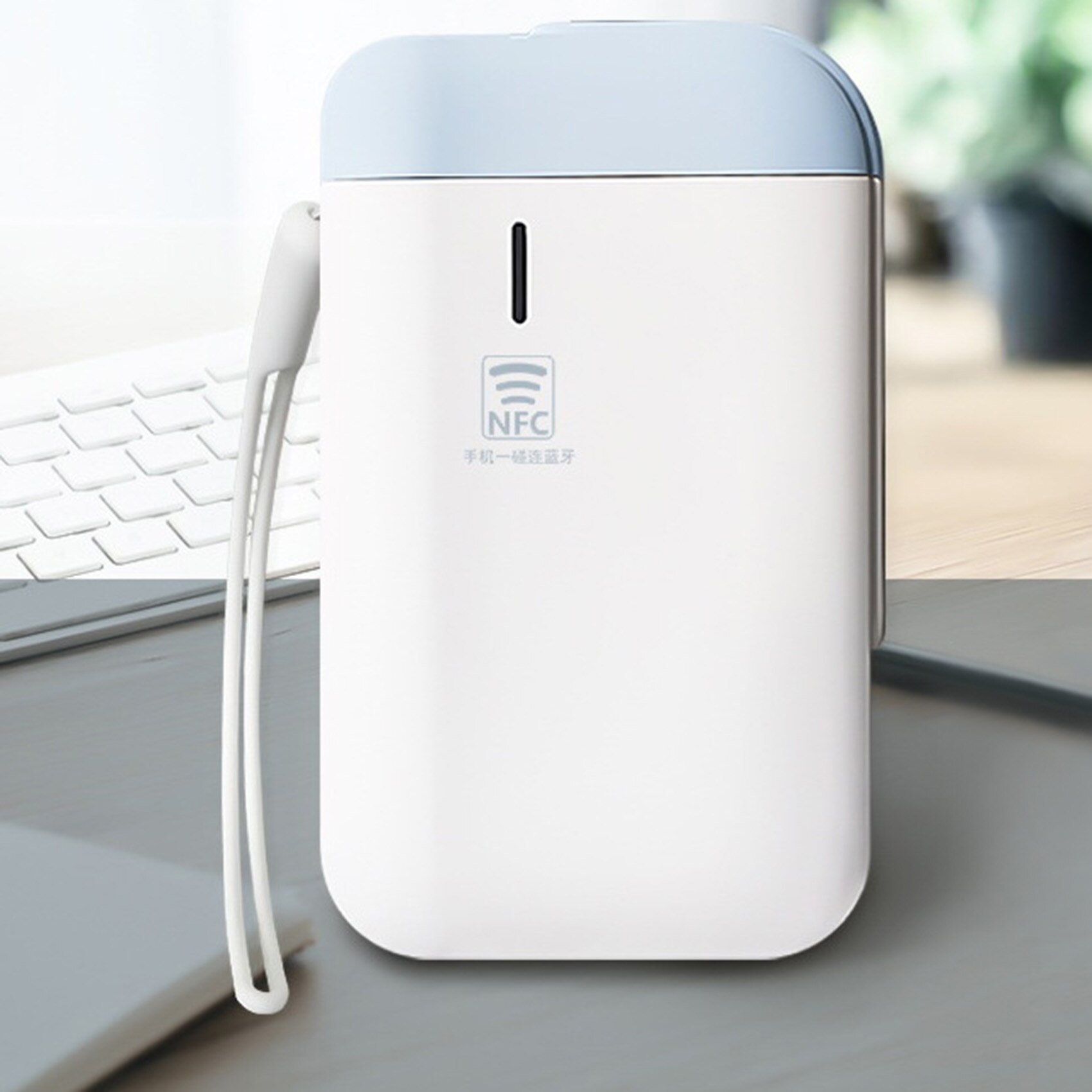 Label Printer, Portable Smart Label Machine with Bluetooth Thermal Label Printer (1 Roll of Paper, 1 Label Printer)