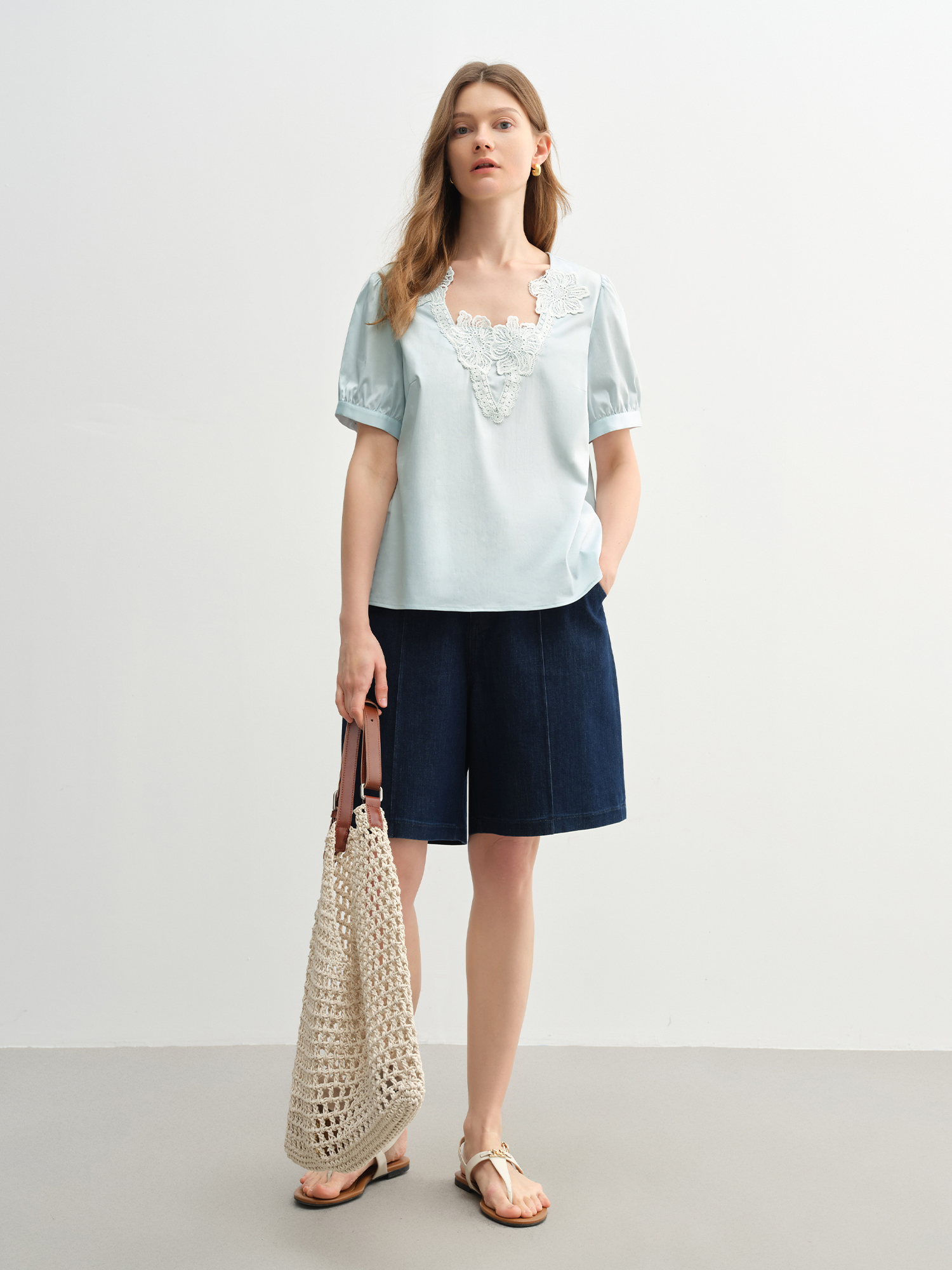 Dushu plus size damebluse med udsøgt blonde, kortærmet sommerbluse med broderi og blonde, v-hals, slank top 25 ds 82315