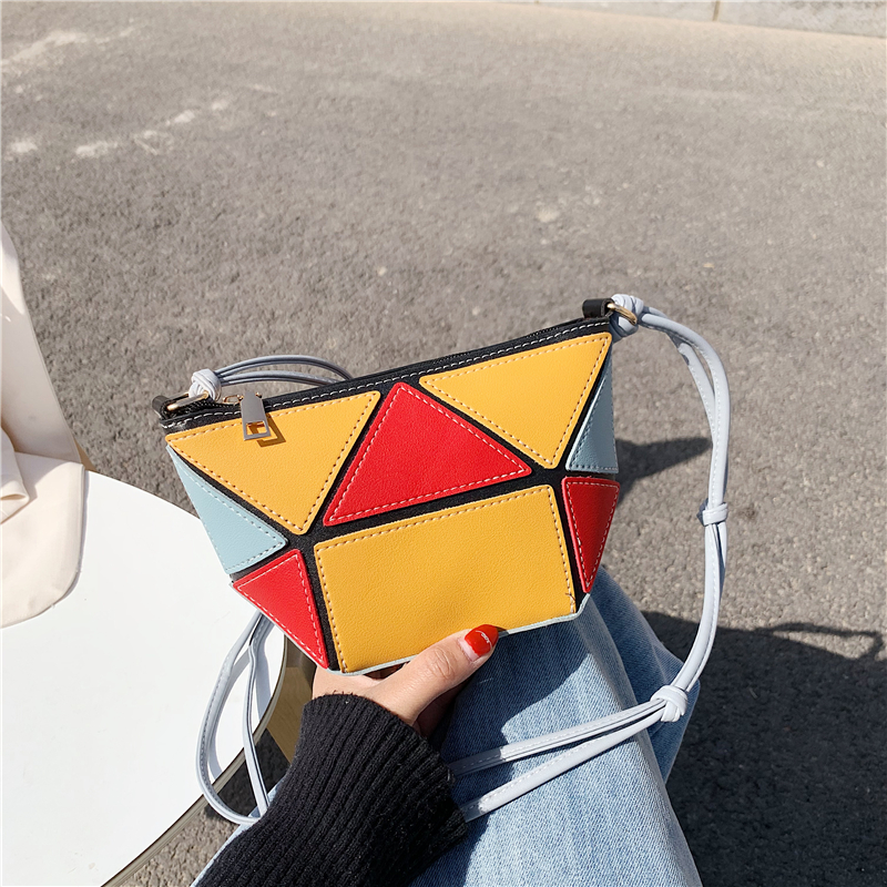 Bolsos de fútbol de especial de fantasía para mujer, bolsas de mensajero de cuero de PU con parches geométricos triangulares de 2 colores: yellow