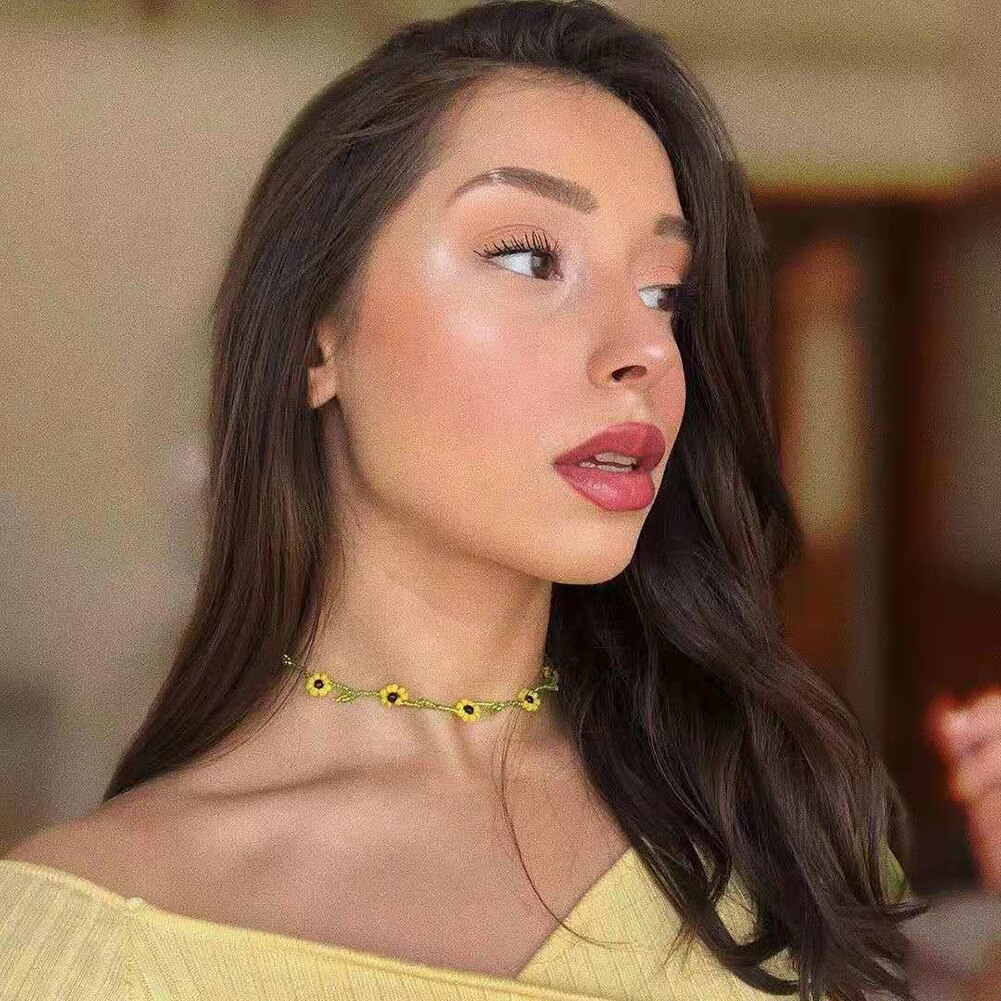 Dvacaman Korean Trendy Colorful Little Daisy Flower Beaded Necklace for Women Boho Acrylic Bead Clavicle Necklace Choker Jewelry