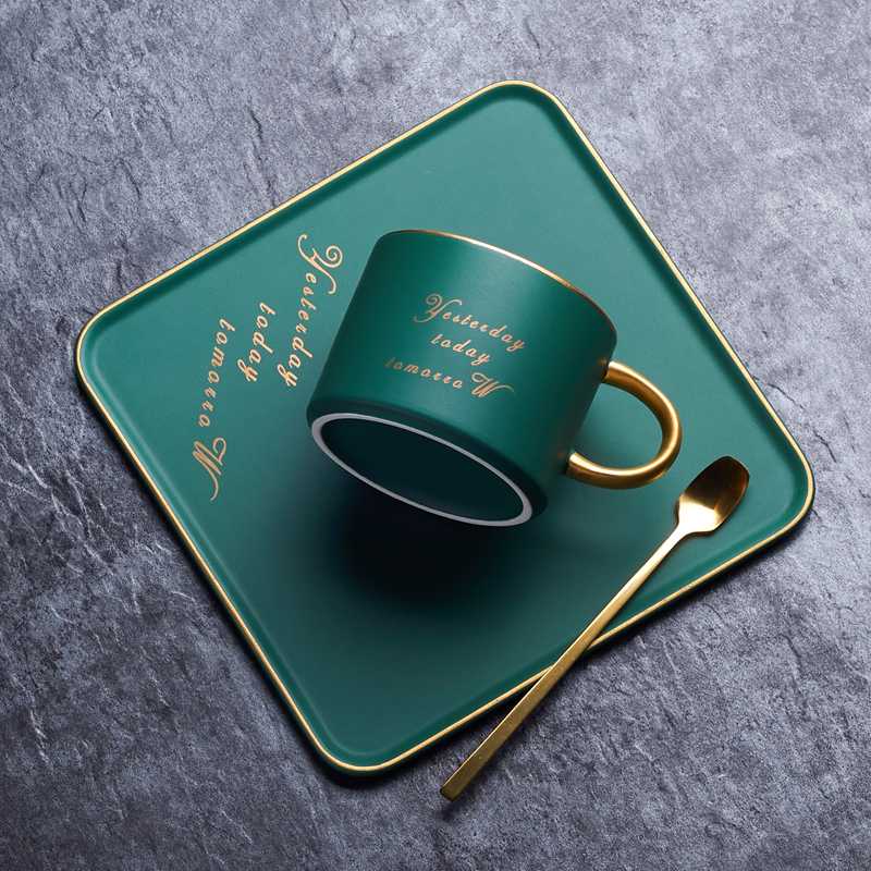 Gouden Rand Luxe Keramische Kantoor Koffie Kop En Schotel Set Melk Thee Mokken Verjaardag Koppels Vrienden Cup Met Lepel geschenkdoos: Matte green